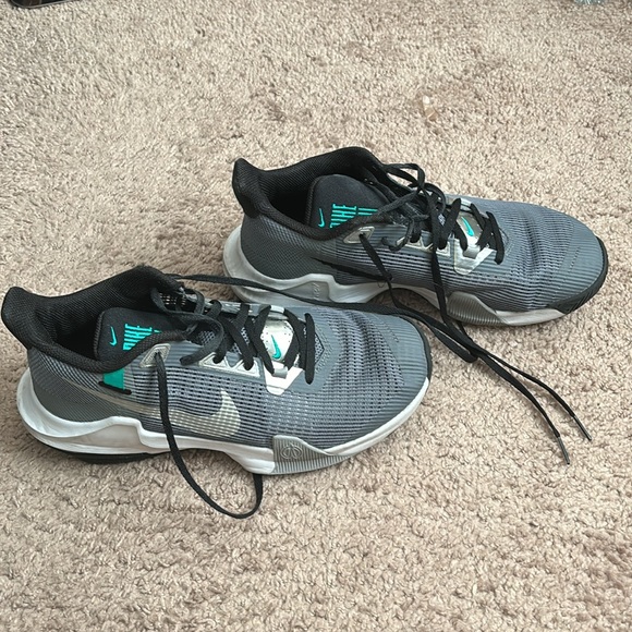 Nike basketball shoes - Picture 3 of 5